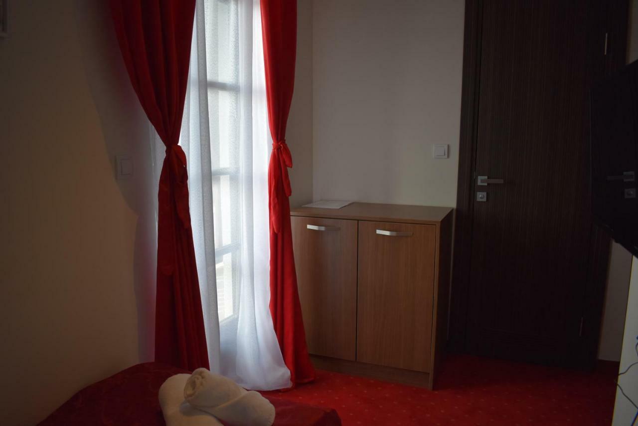 Hotel Zlatni Bor Sokolac  Ngoại thất bức ảnh